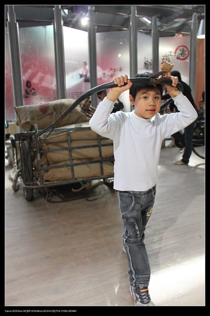 《遊記—高雄》高鐵高捷一日遊Part6~鹽埕站勞工博物館&駁二藝術特區 - 第7張圖 《遊記—高雄》高鐵高捷一日遊Part6~鹽埕站勞工博物館&駁二藝術特區