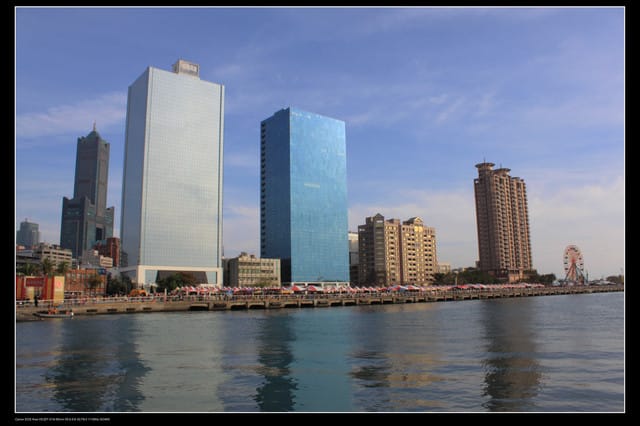 《遊記—高雄》高鐵高捷一日遊Part7～高雄燈會藝術節（光榮碼頭）