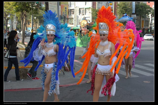 《遊記—高雄》高鐵高捷一日遊Part7～高雄燈會藝術節（光榮碼頭）