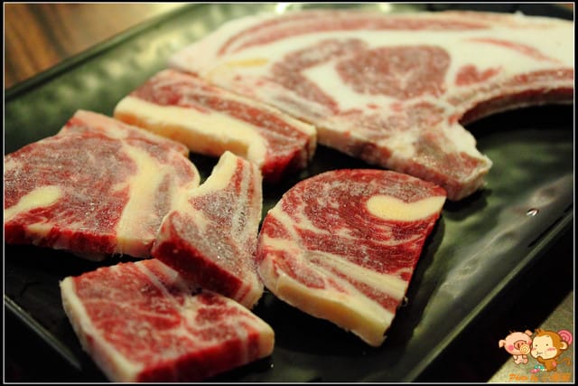 《食記—新北永和》神牛～本格派‧炭火日式燒肉吃到飽(已歇業)