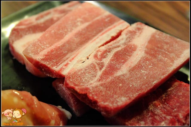 《食記—新北永和》神牛～本格派‧炭火日式燒肉吃到飽(已歇業)