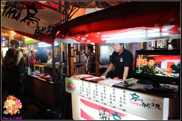 《食記—新北泰山》輔大花園夜市～嚇！！超鬼扯的人潮！！