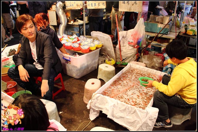 《食記—新北泰山》輔大花園夜市～嚇！！超鬼扯的人潮！！