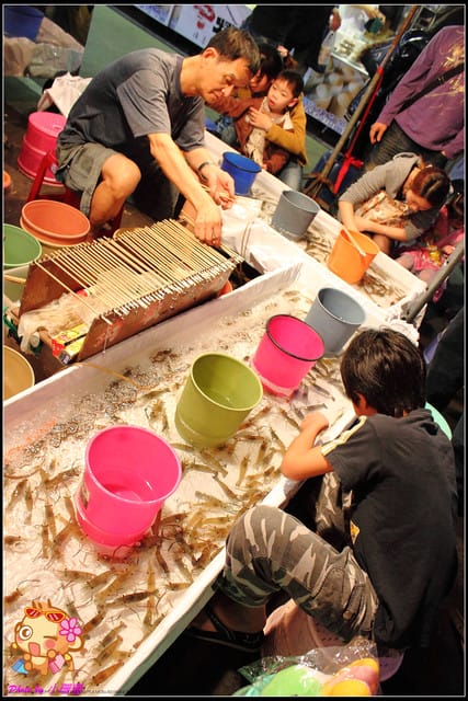 《食記—新北泰山》輔大花園夜市～嚇！！超鬼扯的人潮！！