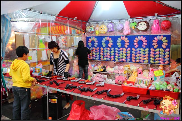 《食記—新北泰山》輔大花園夜市～嚇！！超鬼扯的人潮！！