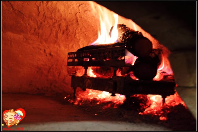 《食記—彰化》密魯柴燒披薩～純手工窯烤的吶！