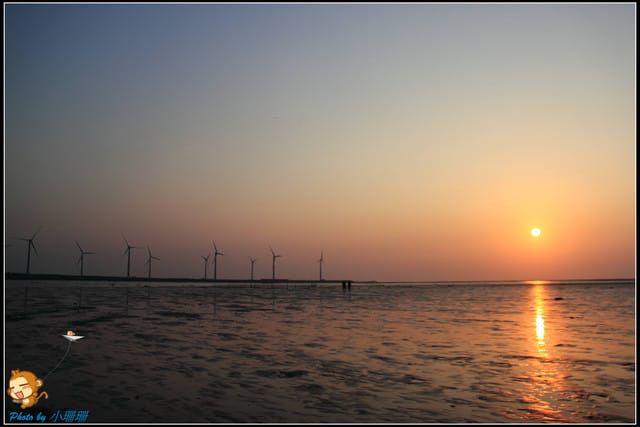 《遊記—台中》被夕陽染紅的高美濕地