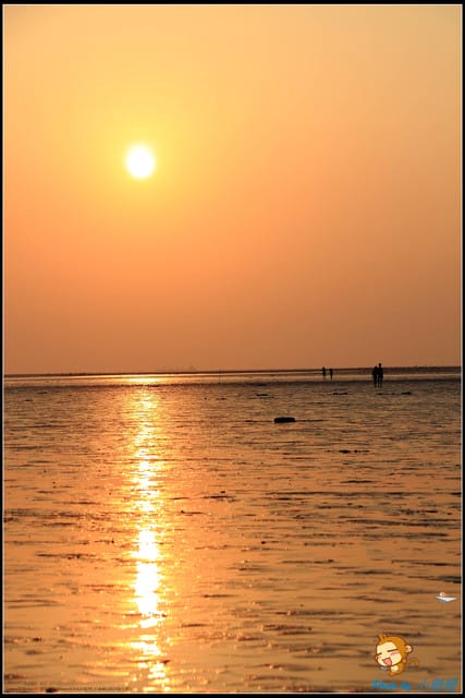 《遊記—台中》被夕陽染紅的高美濕地