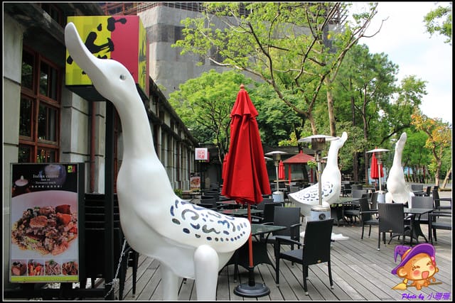 《食記—台北》小山堂餐廳（松山文創園區）～隱藏都市中的綠意盎然！