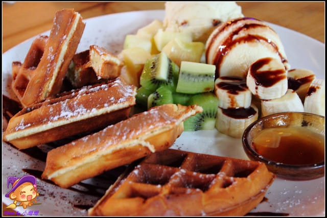 《食記—台北》小山堂餐廳（松山文創園區）～隱藏都市中的綠意盎然！