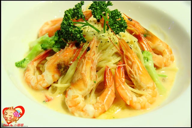 《廣宣—台北萬華》Oyami café～不小心踏入了白色夢幻森林！