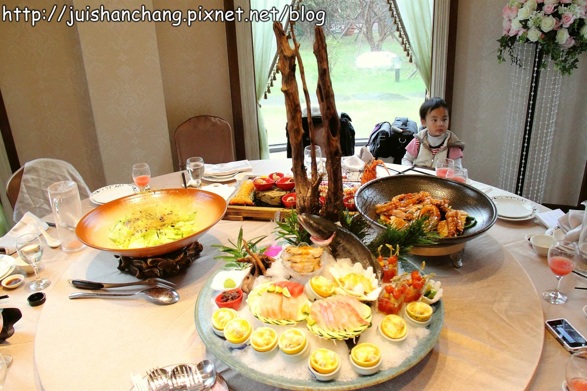 《食記—桃園蘆竹》饗悅花園會舘無菜單料理～那一年，我們一起瘋的耶誕趴！
