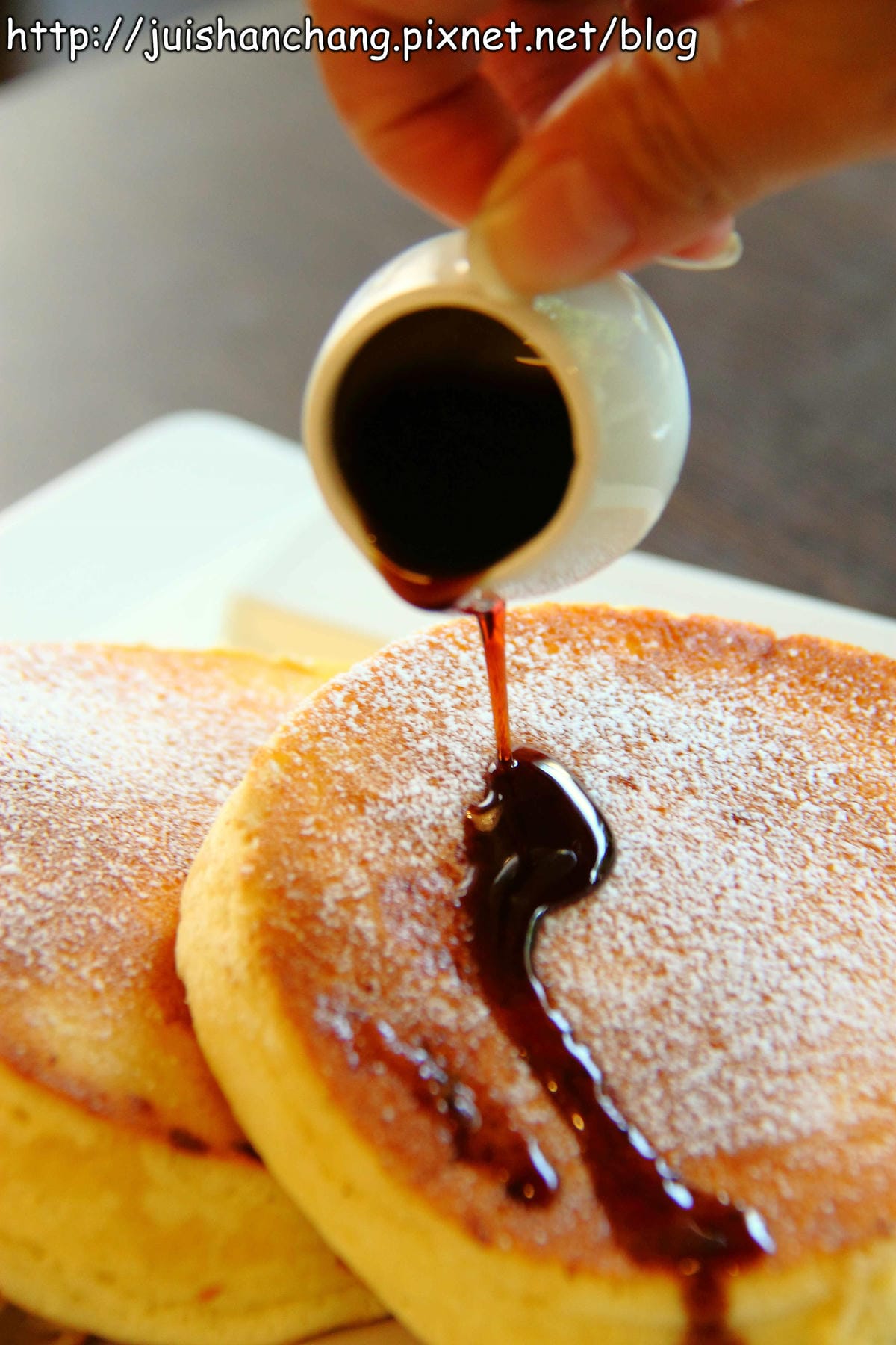 《食記—台中》小豚輕食Kobuta brunch～等再久也甘願的超級平價夢幻鬆餅！