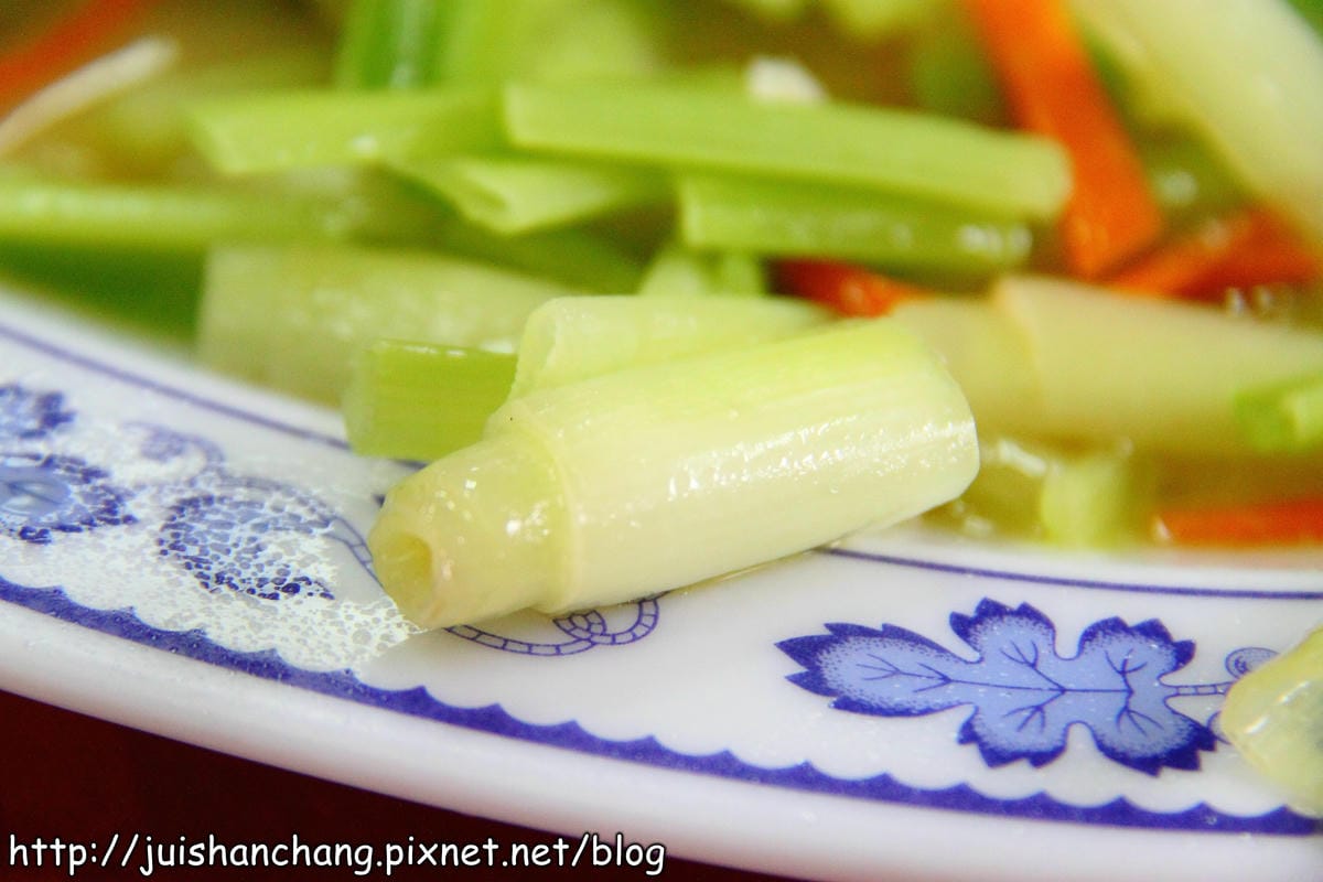 【食記—宜蘭】上旺土雞城～鐵皮屋裡“藏”嫩雞？！　　