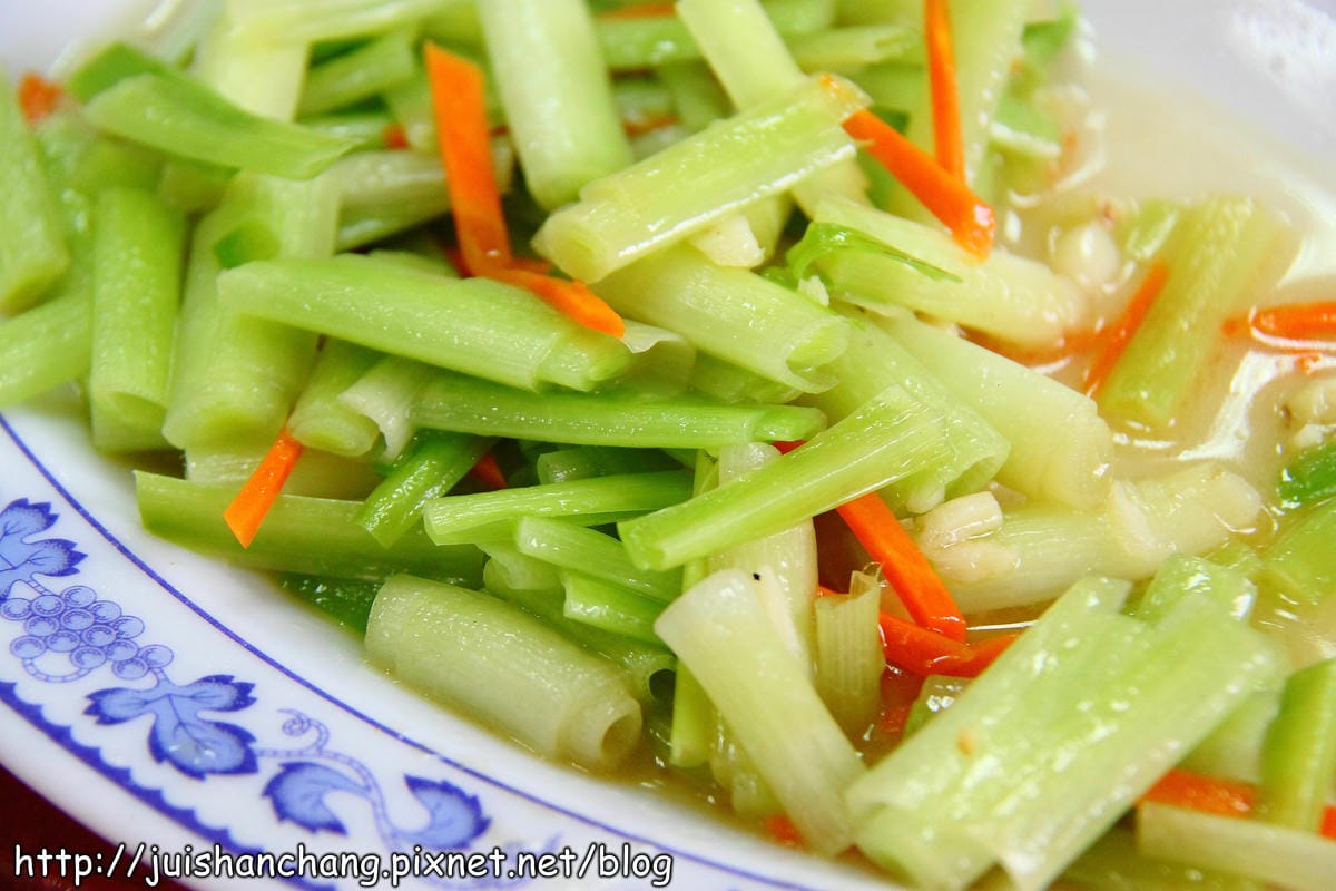 【食記—宜蘭】上旺土雞城～鐵皮屋裡“藏”嫩雞？！　　