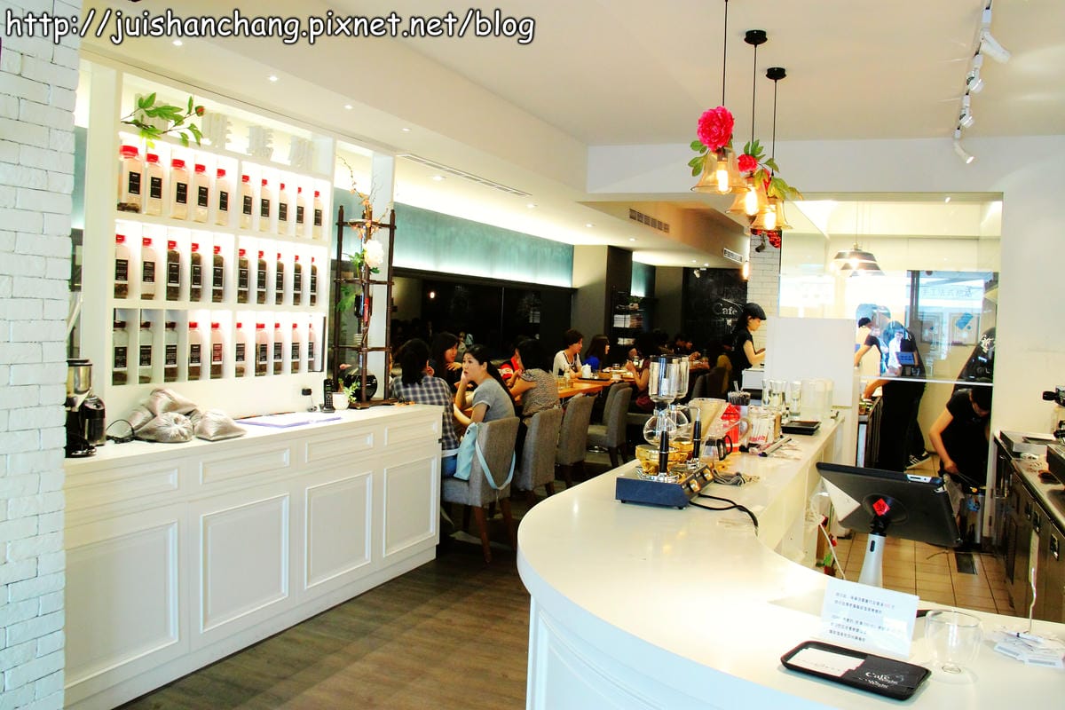 【食記—台北】咖啡瑪榭Café Marché～夢幻甜點，女孩兒一起尖叫吧！