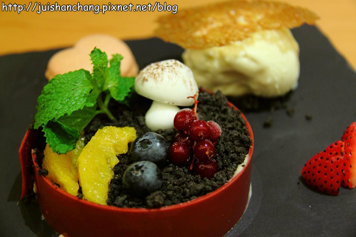 【食記—台北】咖啡瑪榭Café Marché～夢幻甜點，女孩兒一起尖叫吧！