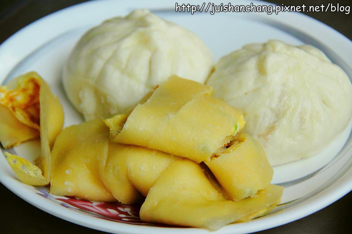 【食記—台中東區】在地人激推的銅板小吃平民美食～信義路無名湯