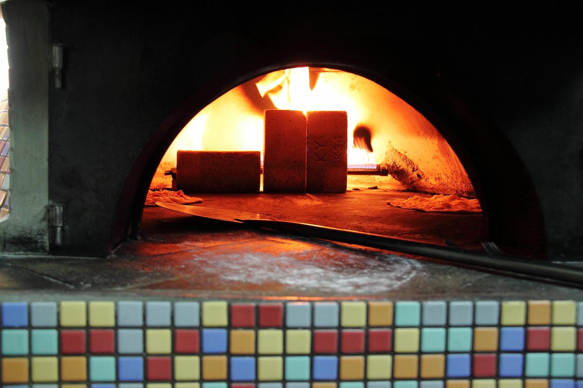 【廣宣—桃園中壢】Monkey In Rain 手工窯烤披薩～現點現烤現做現吃！(目前內部整修中)