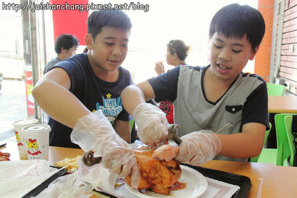 【廣宣—新竹。芎林】金雞城手扒雞～吮指回味，記憶的中味道！（已歇業）　