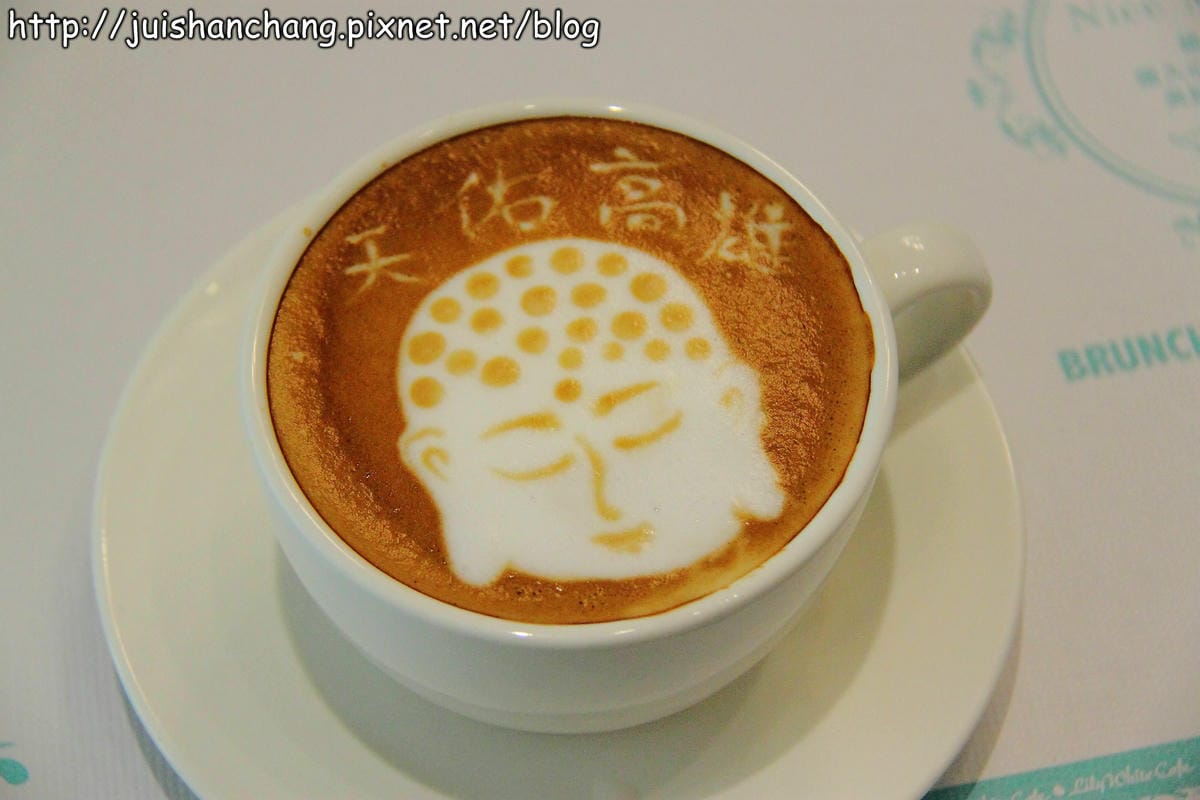 【食記—台中】恬心朵朵Lily White Cafe～用拉花一起替高雄祈福！(已歇業)