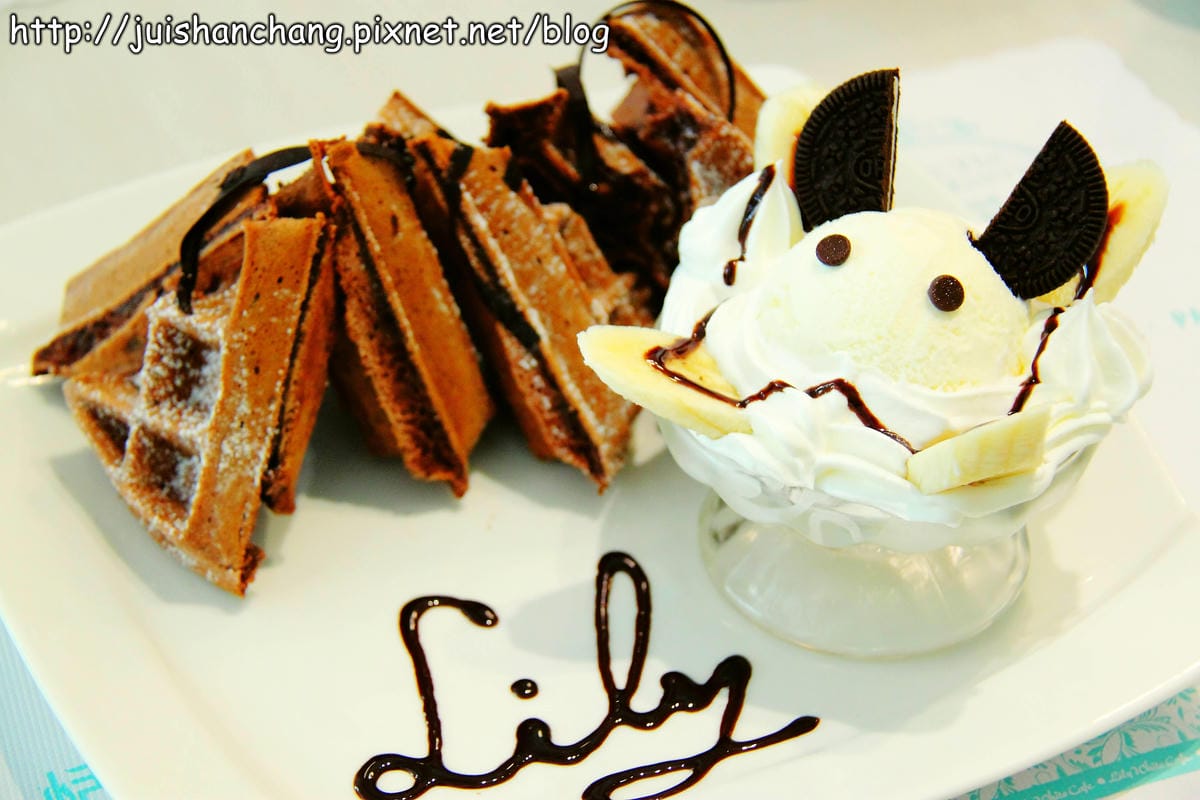 【食記—台中】恬心朵朵Lily White Cafe～用拉花一起替高雄祈福！(已歇業)