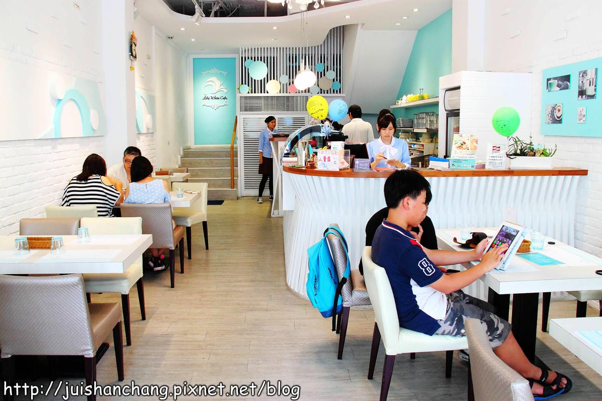 【食記—台中】恬心朵朵Lily White Cafe～用拉花一起替高雄祈福！(已歇業)