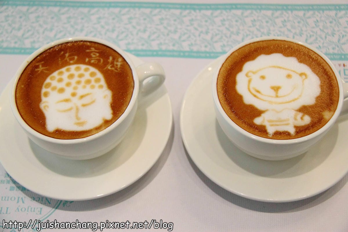 【食記—台中】恬心朵朵Lily White Cafe～用拉花一起替高雄祈福！(已歇業)