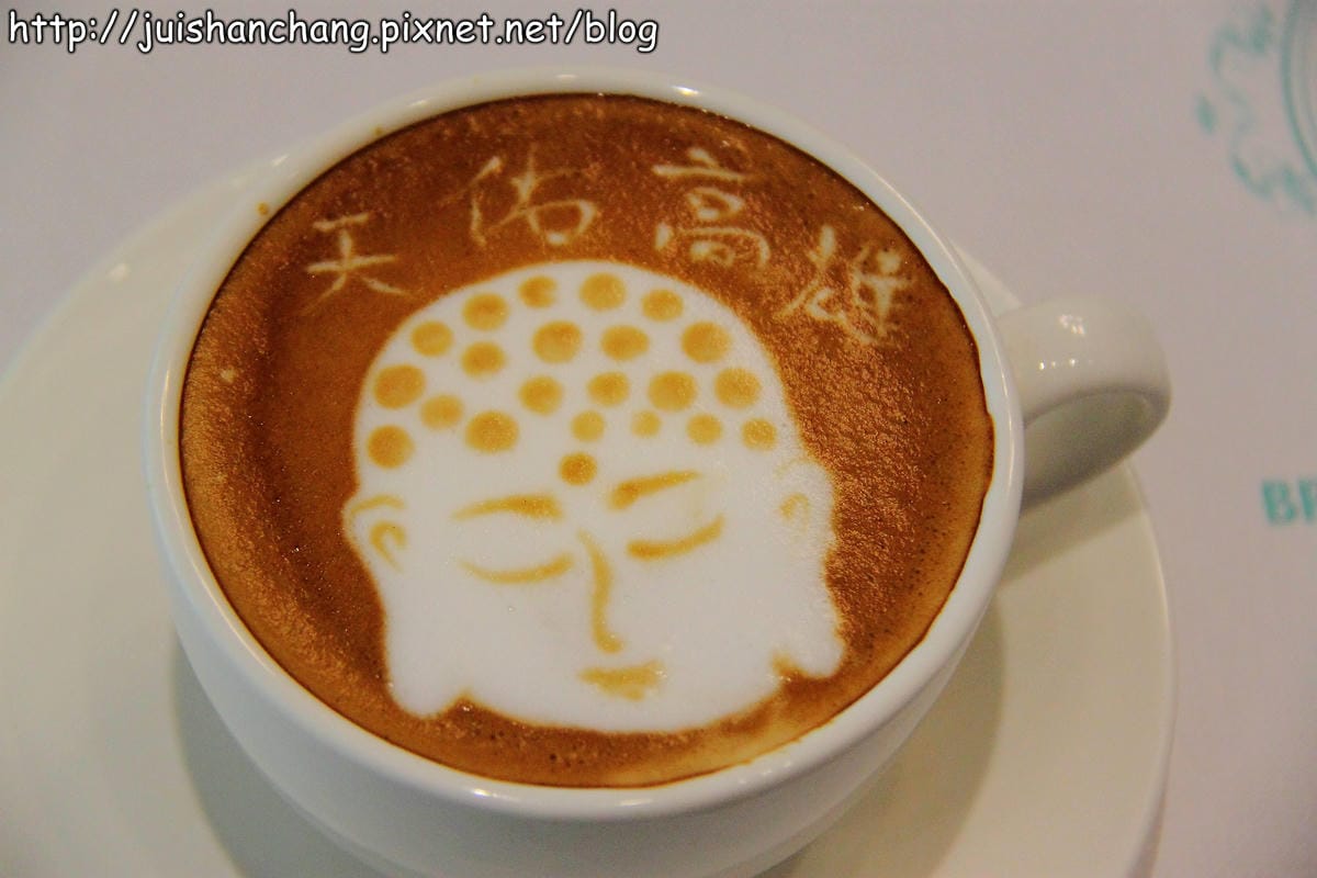 【食記—台中】恬心朵朵Lily White Cafe～用拉花一起替高雄祈福！(已歇業)