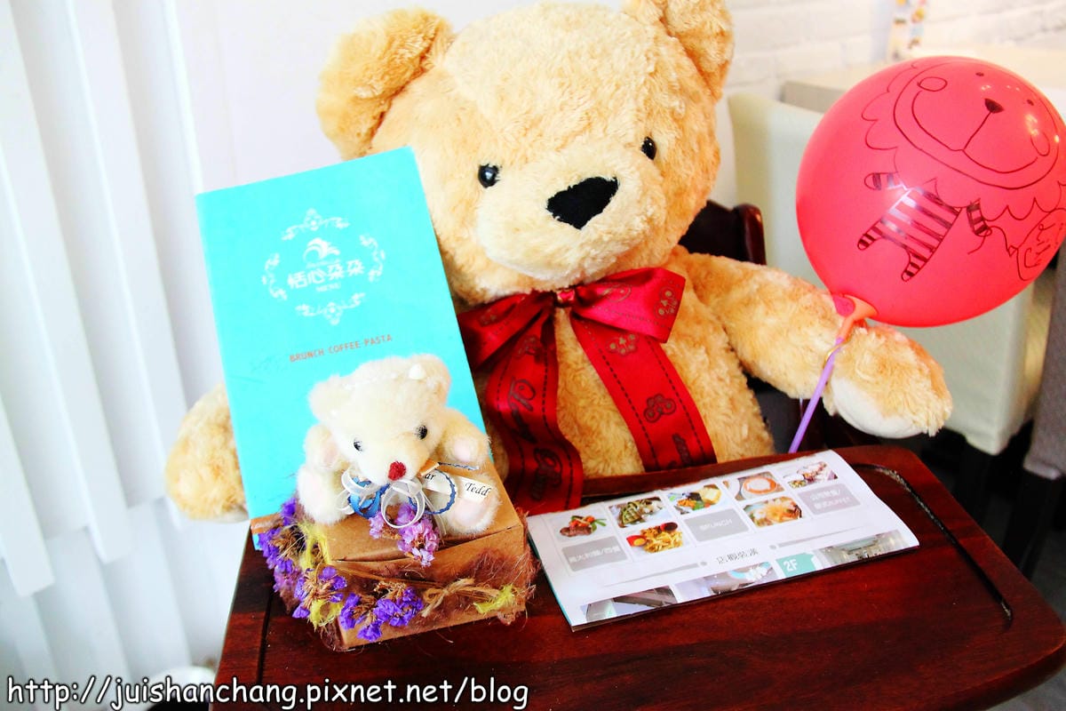 【食記—台中】恬心朵朵Lily White Cafe～用拉花一起替高雄祈福！(已歇業)