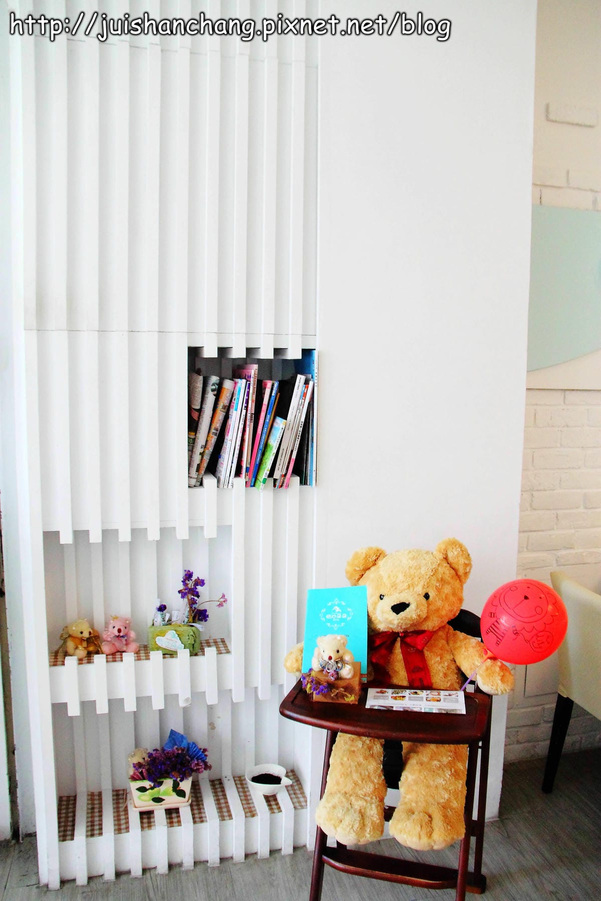 【食記—台中】恬心朵朵Lily White Cafe～用拉花一起替高雄祈福！(已歇業)