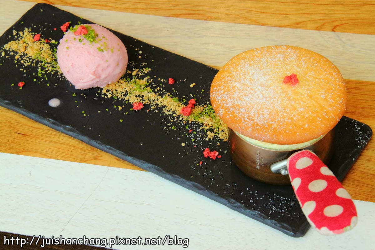 【食記║台中】小梗甜點咖啡～到台中錯過了一定會後悔！