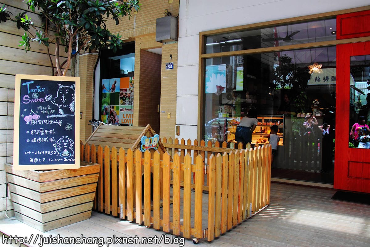 【食記║台中】小梗甜點咖啡～到台中錯過了一定會後悔！