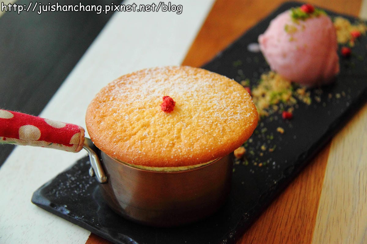 【食記║台中】小梗甜點咖啡～到台中錯過了一定會後悔！