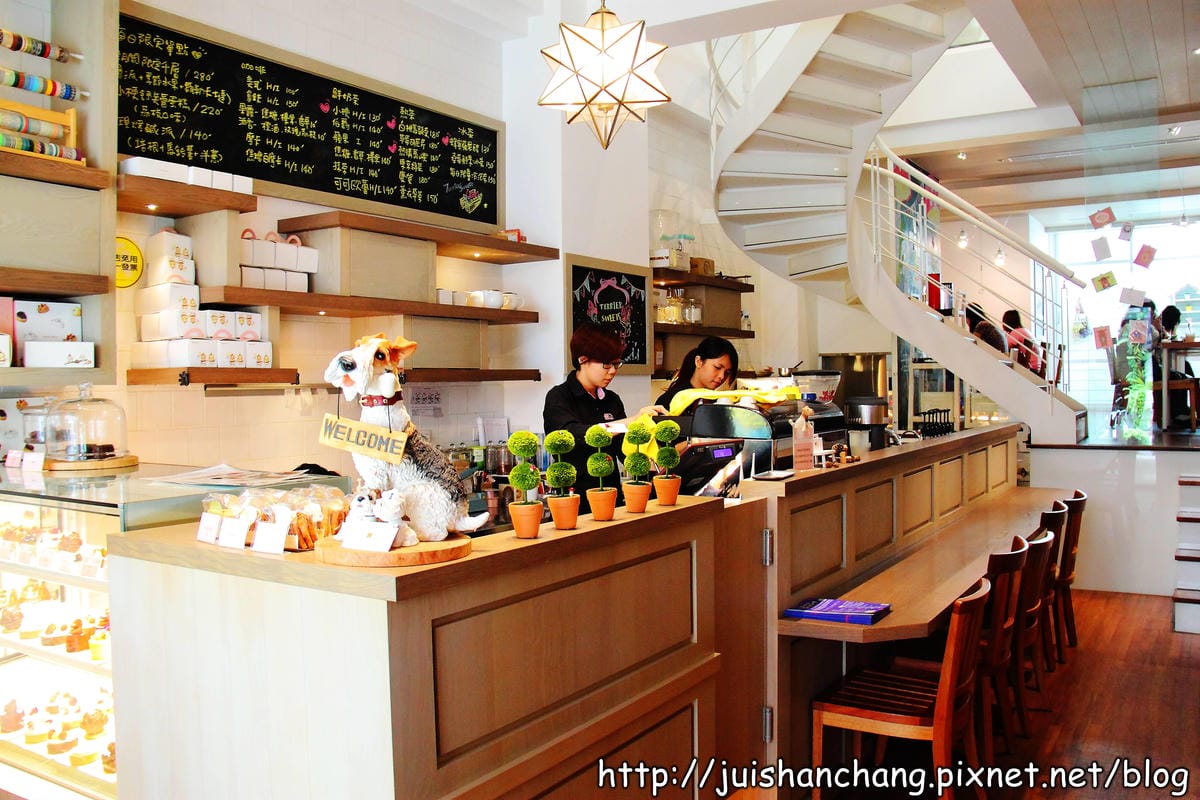 【食記║台中】小梗甜點咖啡～到台中錯過了一定會後悔！