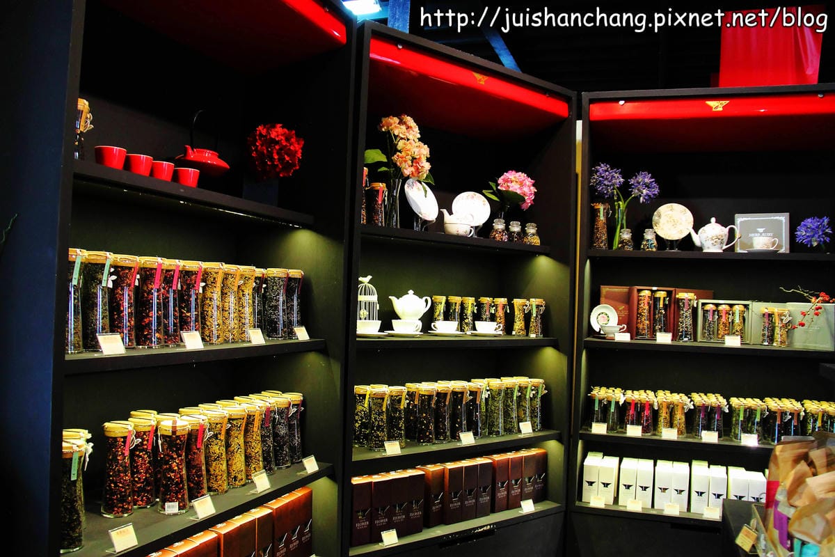 【南投魚池旅遊景點】親手窯。DIY手拉坯+廖鄉長紅茶故事館。進去喝一杯紅茶吧！