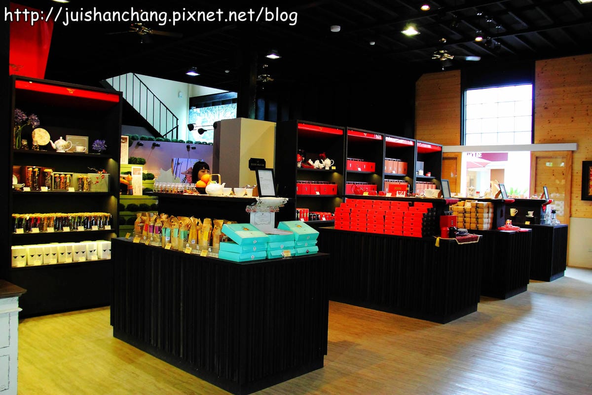 【南投魚池旅遊景點】親手窯。DIY手拉坯+廖鄉長紅茶故事館。進去喝一杯紅茶吧！