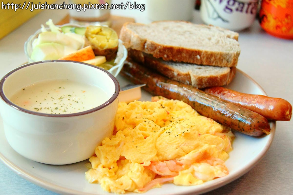 【食記—台中】Místo Caf’e 早午餐、輕食、咖啡～我要成為“海賊王”！