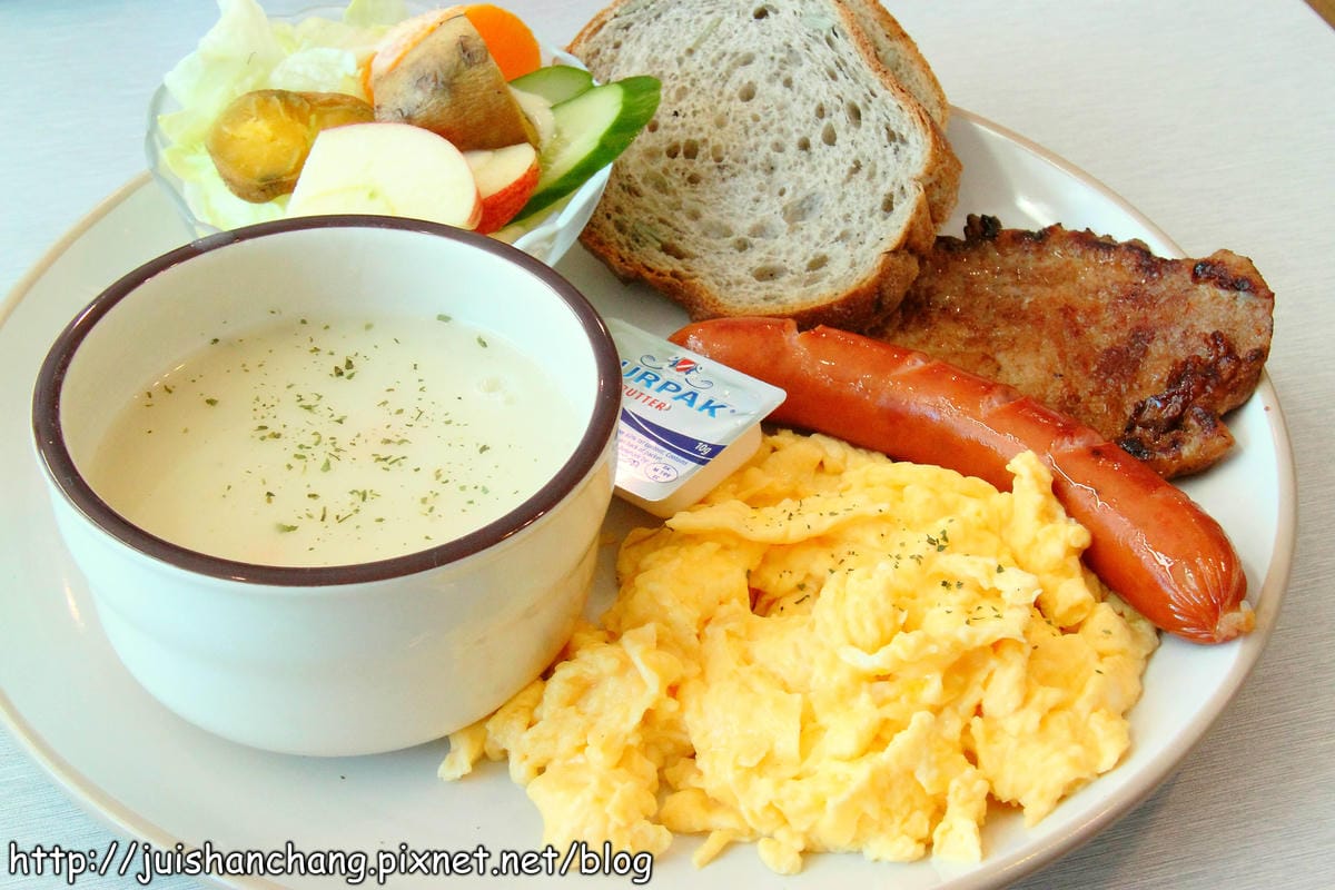 【食記—台中】Místo Caf’e 早午餐、輕食、咖啡～我要成為“海賊王”！