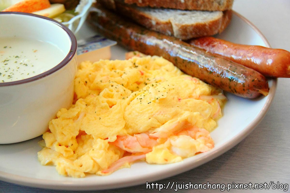 【食記—台中】Místo Caf’e 早午餐、輕食、咖啡～我要成為“海賊王”！