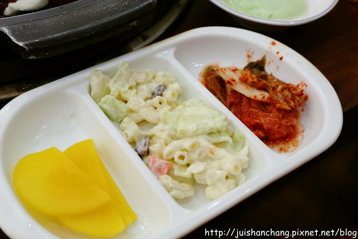 【2014。韓國首爾自由行║新村站】春川家辣炒雞排～韓國必吃美食之一，不吃一定會後悔啊！