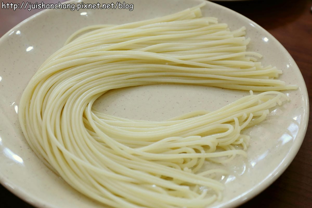 【2014。韓國首爾自由行║新村站】春川家辣炒雞排～韓國必吃美食之一，不吃一定會後悔啊！