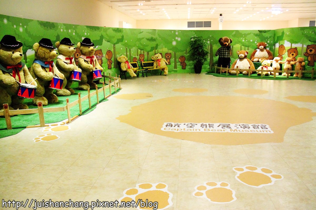 【遊記║桃園】航空熊展演館～大熊壓境？！全球最大泰迪熊登陸桃園！