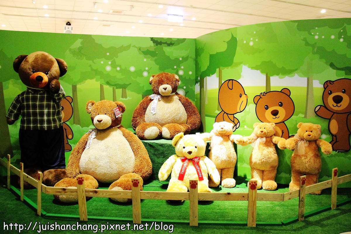 【遊記║桃園】航空熊展演館～大熊壓境？！全球最大泰迪熊登陸桃園！