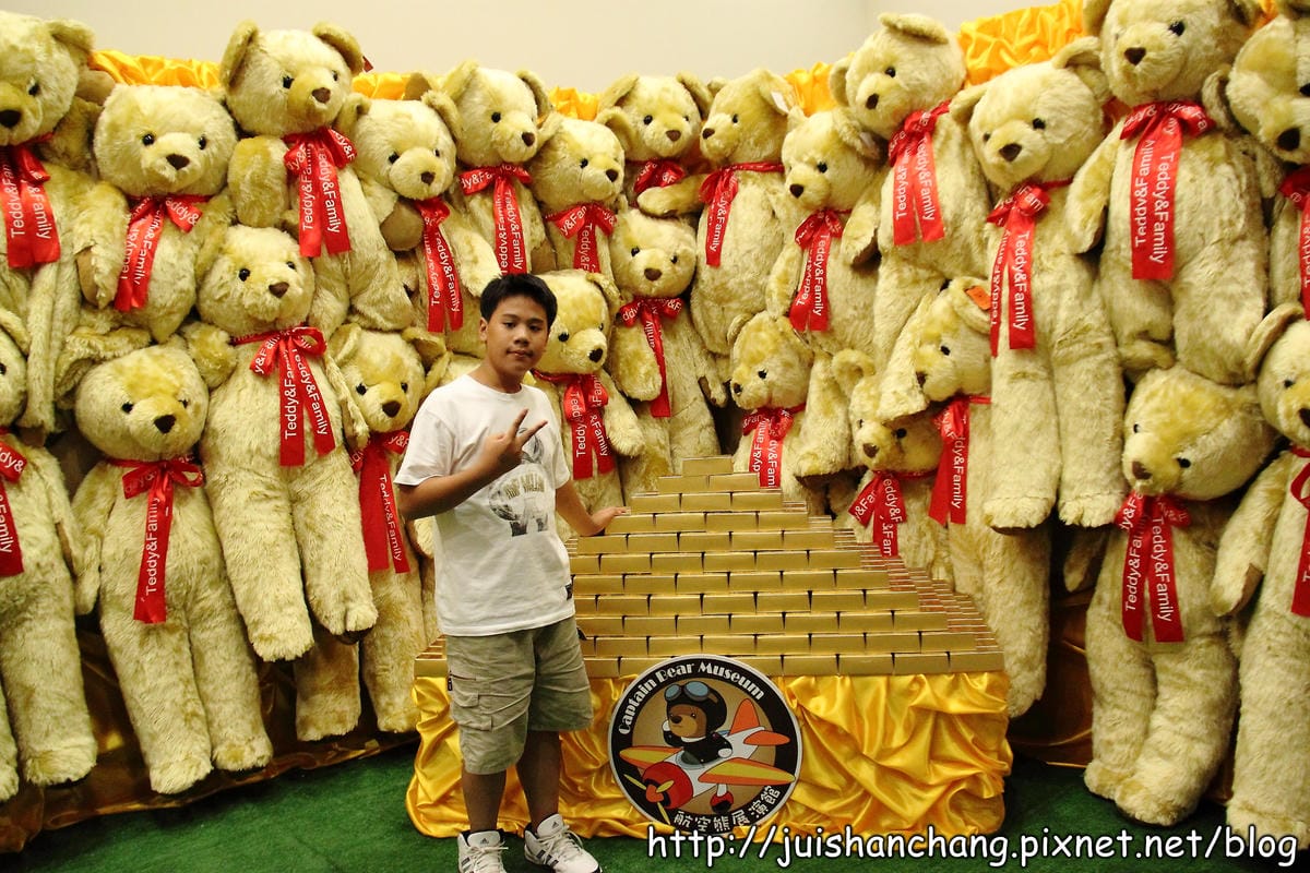 【遊記║桃園】航空熊展演館～大熊壓境？！全球最大泰迪熊登陸桃園！