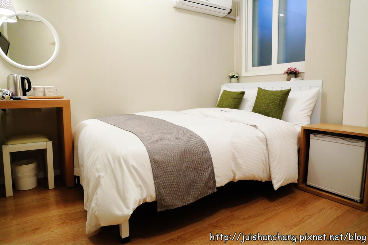 【2014。韓國首爾住宿推薦║東大門站】Hotel QB～東大門購物超方便的鄉村風民宿