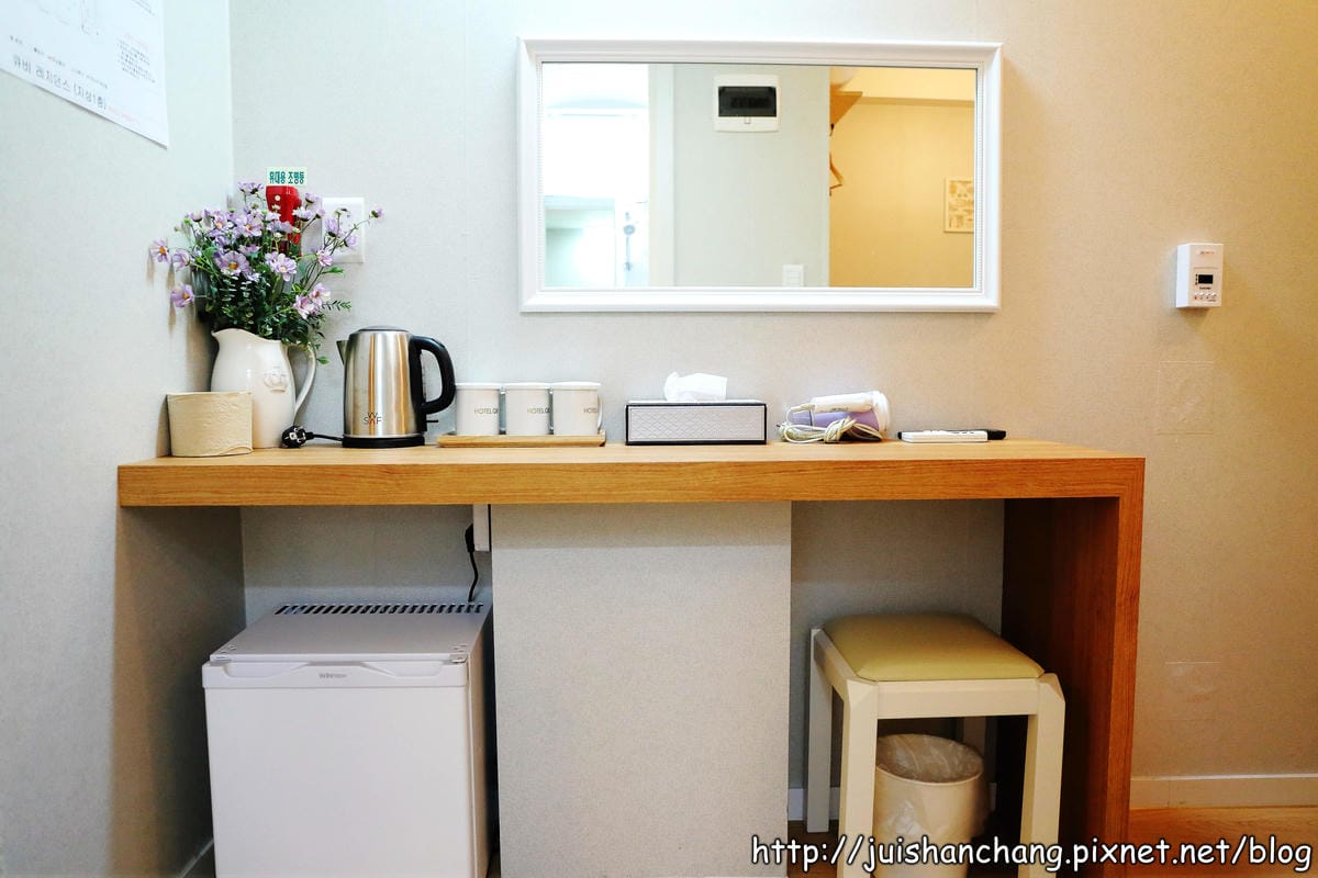 【2014。韓國首爾住宿推薦║東大門站】Hotel QB～東大門購物超方便的鄉村風民宿