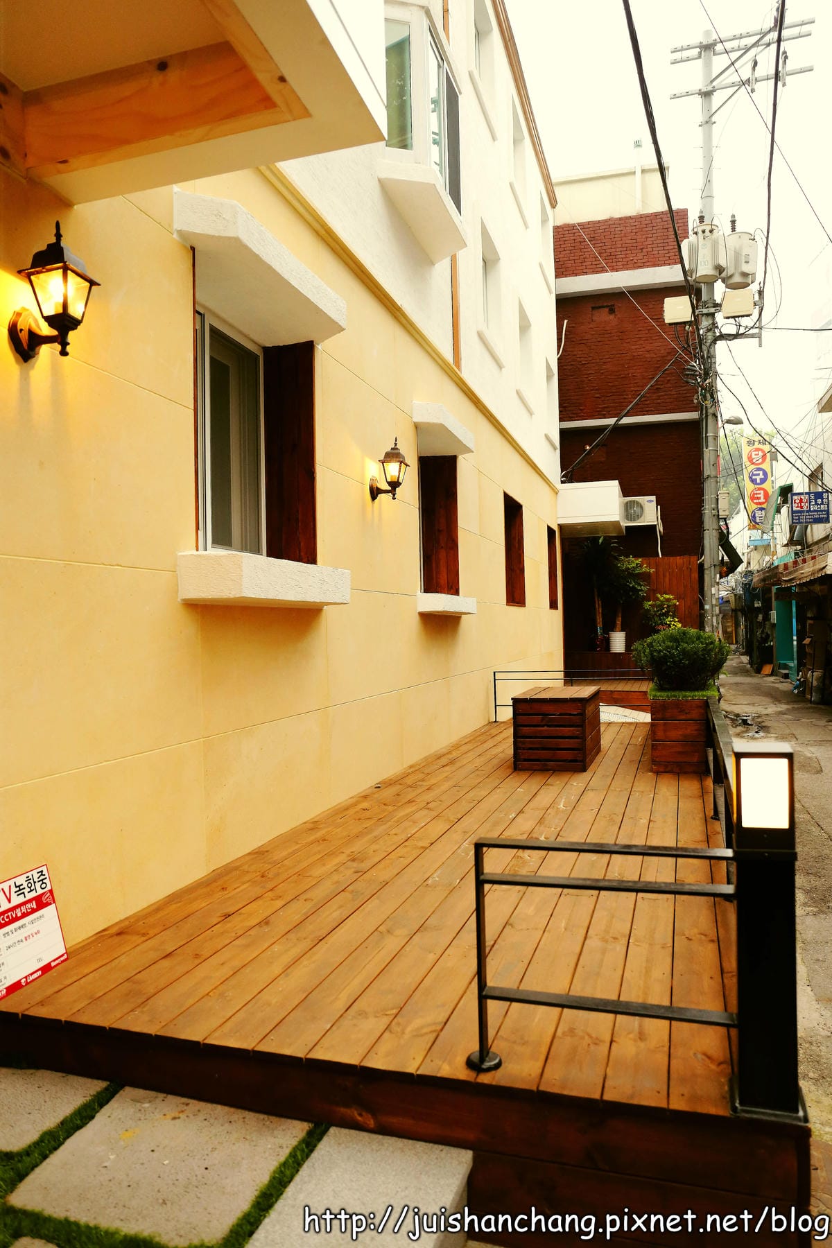 【2014。韓國首爾住宿推薦║東大門站】Hotel QB～東大門購物超方便的鄉村風民宿