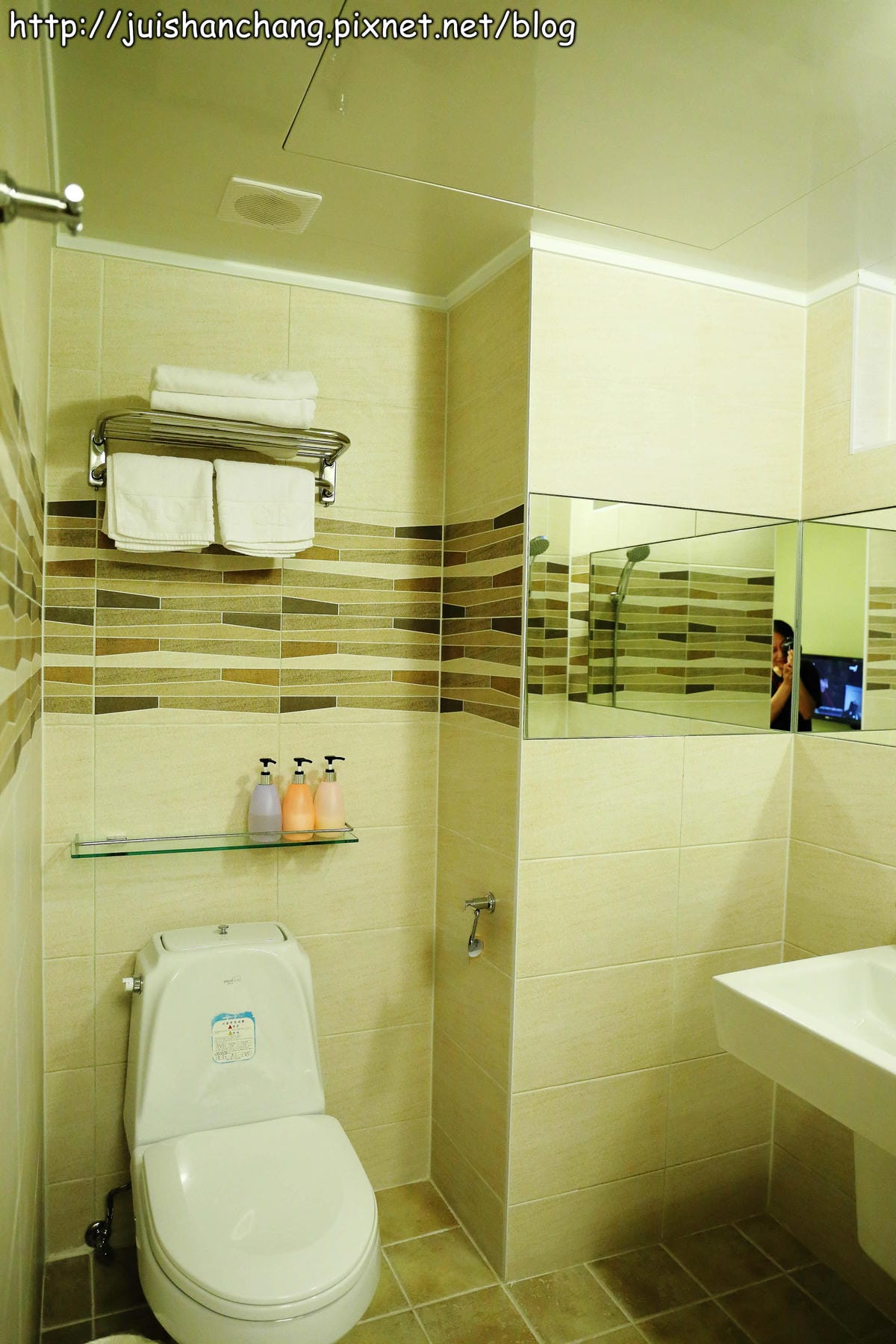 【2014。韓國首爾住宿推薦║東大門站】Hotel QB～東大門購物超方便的鄉村風民宿