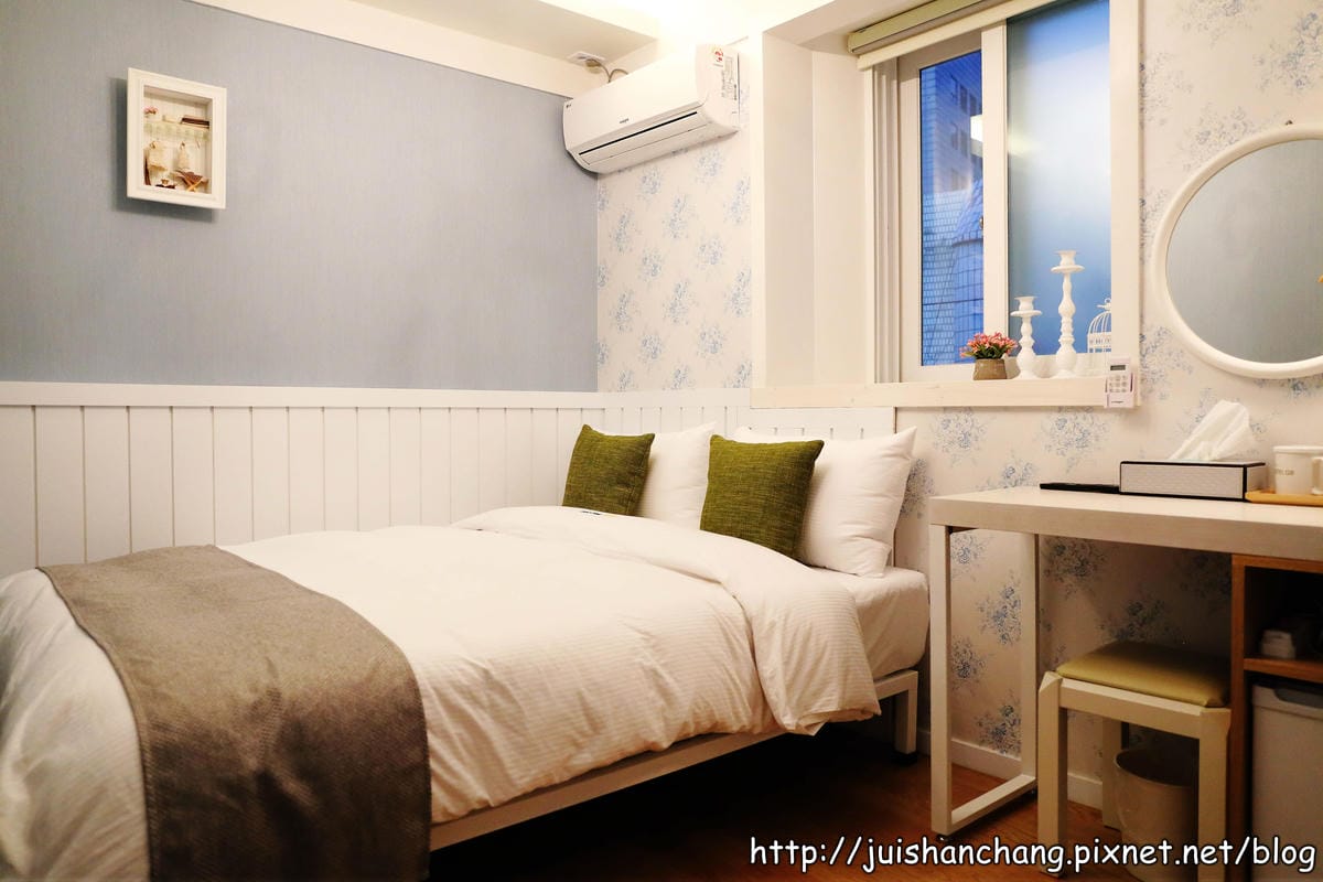 【2014。韓國首爾住宿推薦║東大門站】Hotel QB～東大門購物超方便的鄉村風民宿